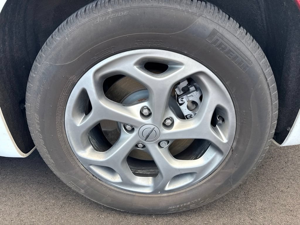 Used 2024 Chrysler Pacifica Limited AWD/4WD image 9