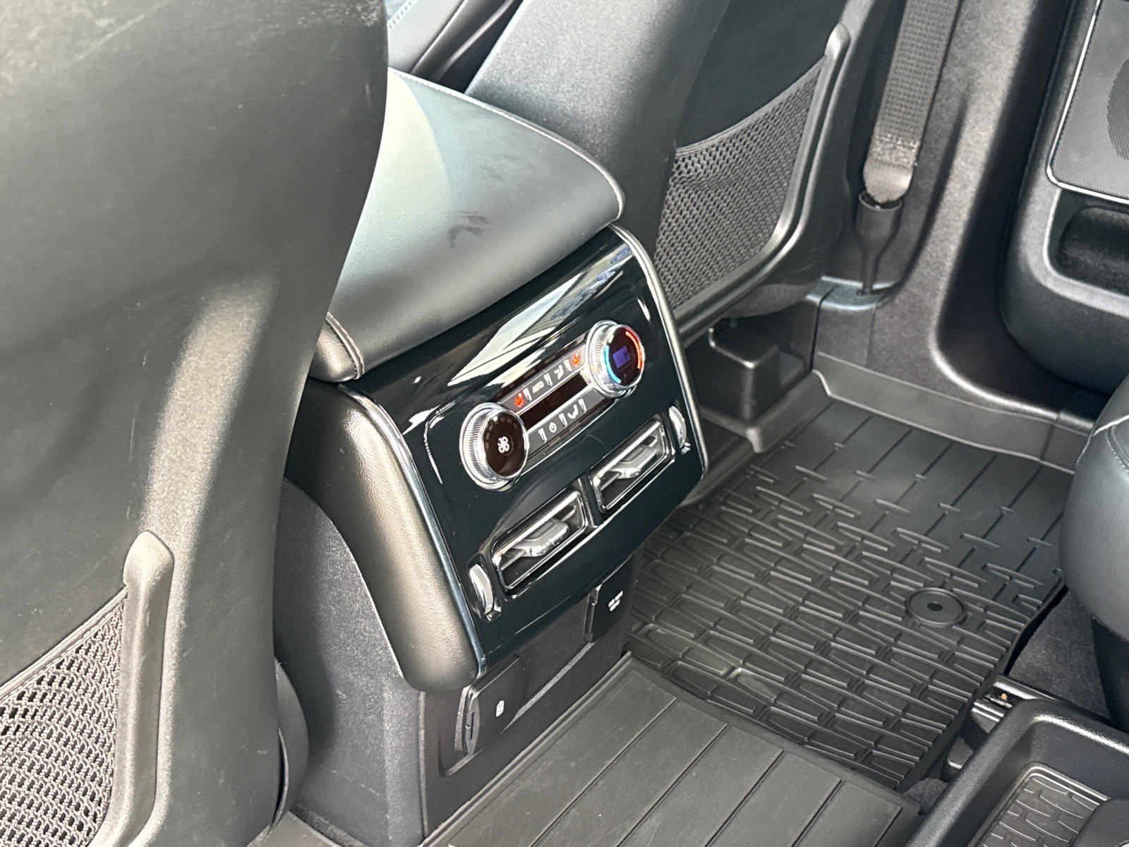 Used 2022 Lincoln Aviator AWD w/ Premium Package image 12