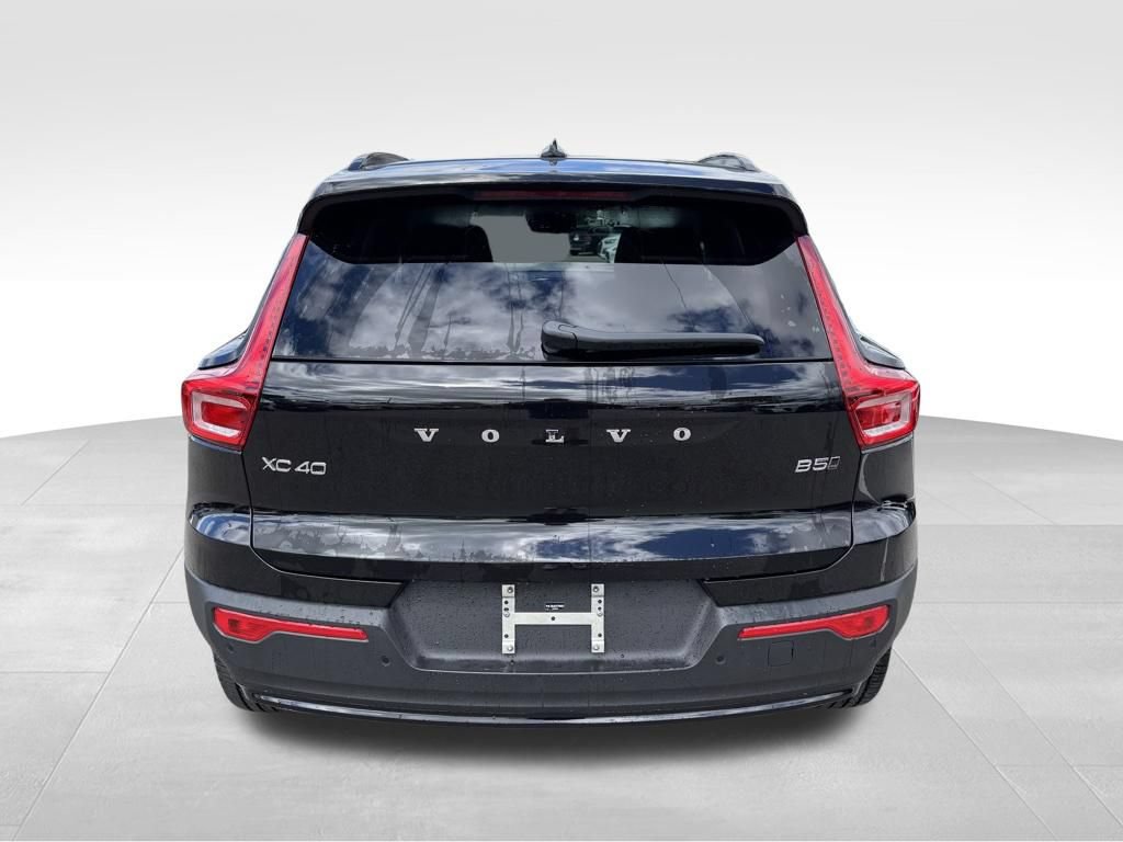 New 2026 Volvo XC40 B5 Core w/ Protection Package Premier AWD/4WD image 5