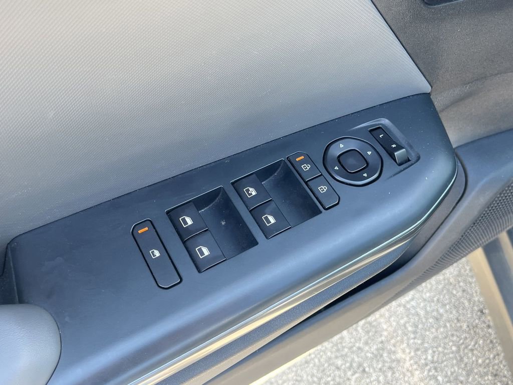 Used 2025 Kia K4 LXS image 13