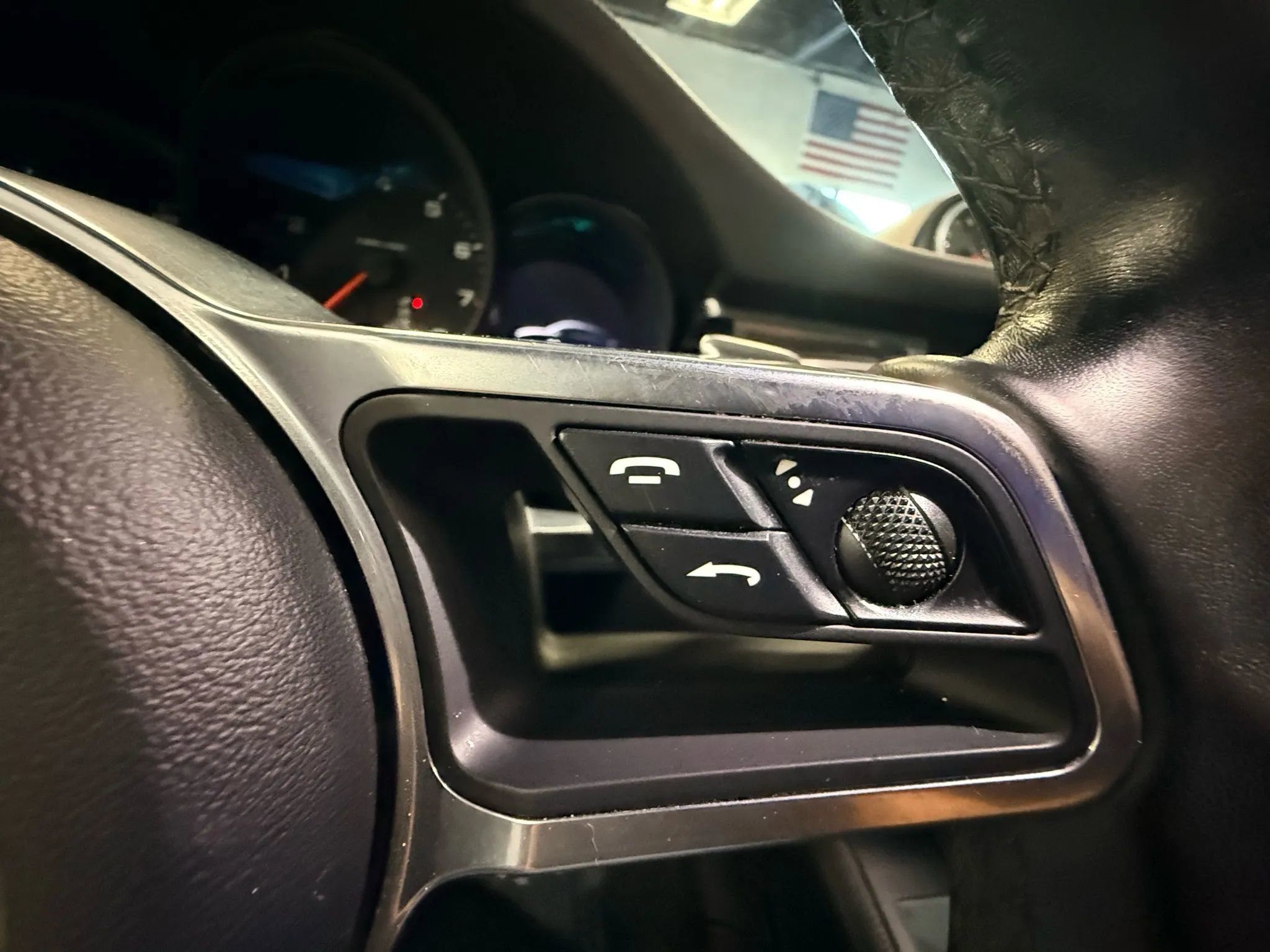 Used 2018 Porsche Macan Sport Edition image 24