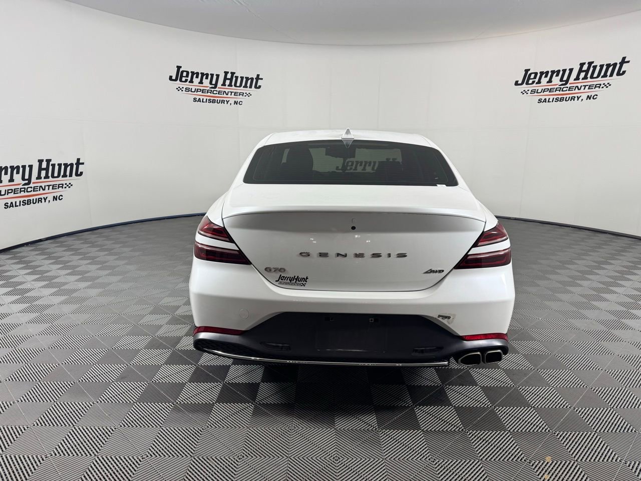 Used 2023 Genesis G70 2.0T image 9