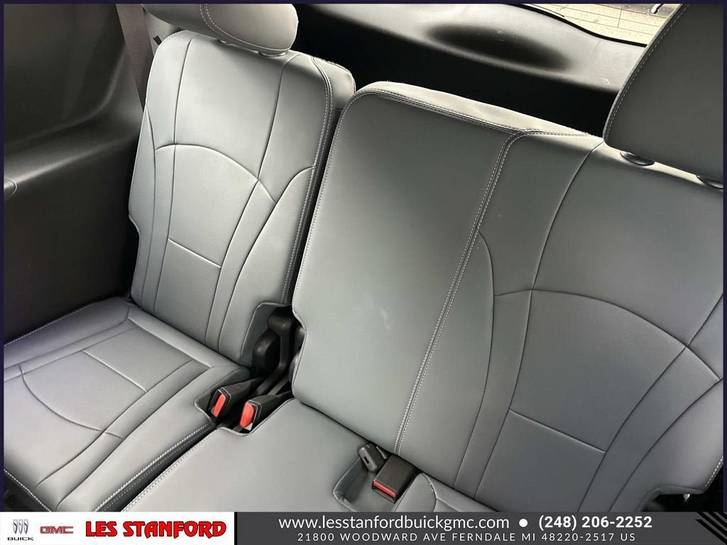 Used 2024 Buick Enclave Essence AWD/4WD image 14