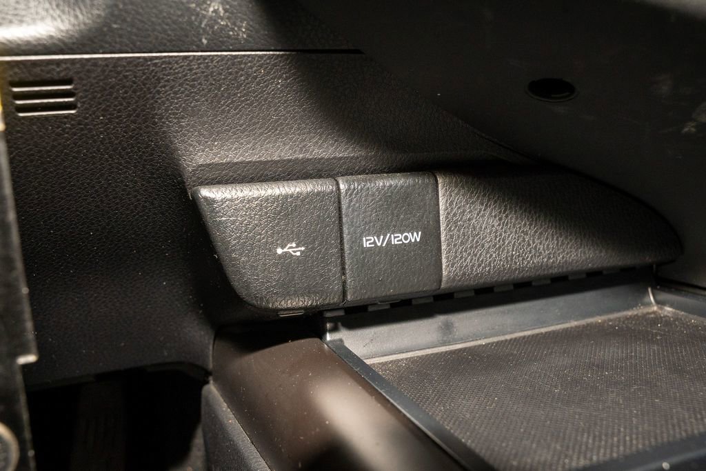 Used 2023 Toyota Camry SE image 14