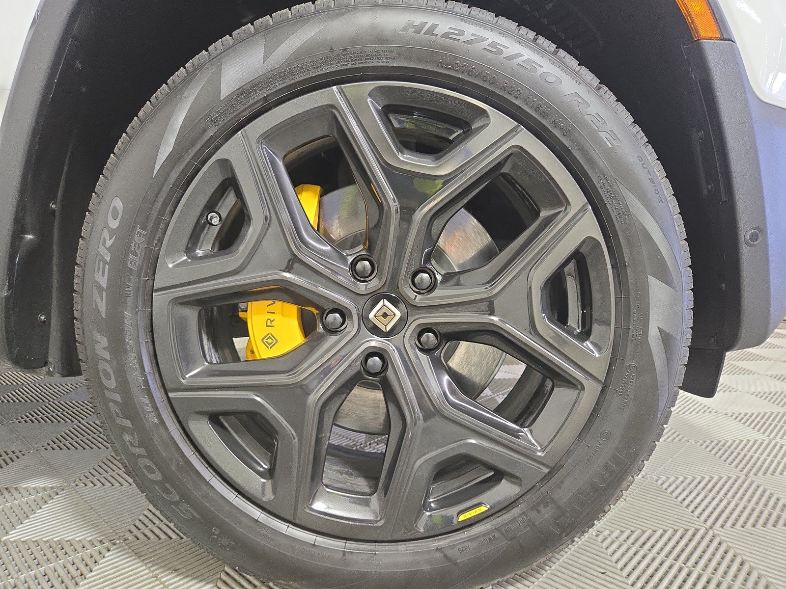 Used 2023 Rivian R1S Launch Edition AWD/4WD image 11