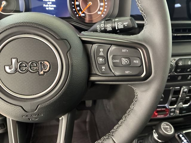 Used 2026 Jeep Wrangler Unlimited Rubicon AWD/4WD image 24