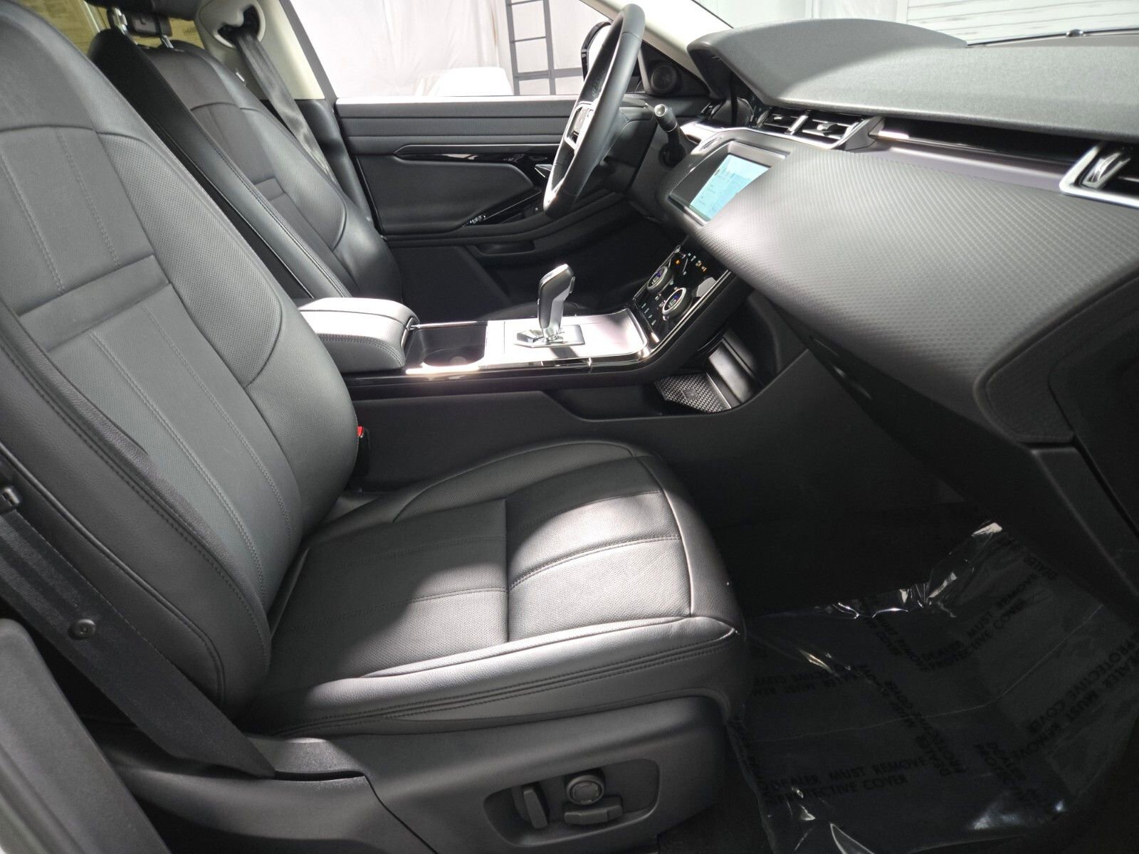 Used 2023 Land Rover Range Rover Evoque S image 3