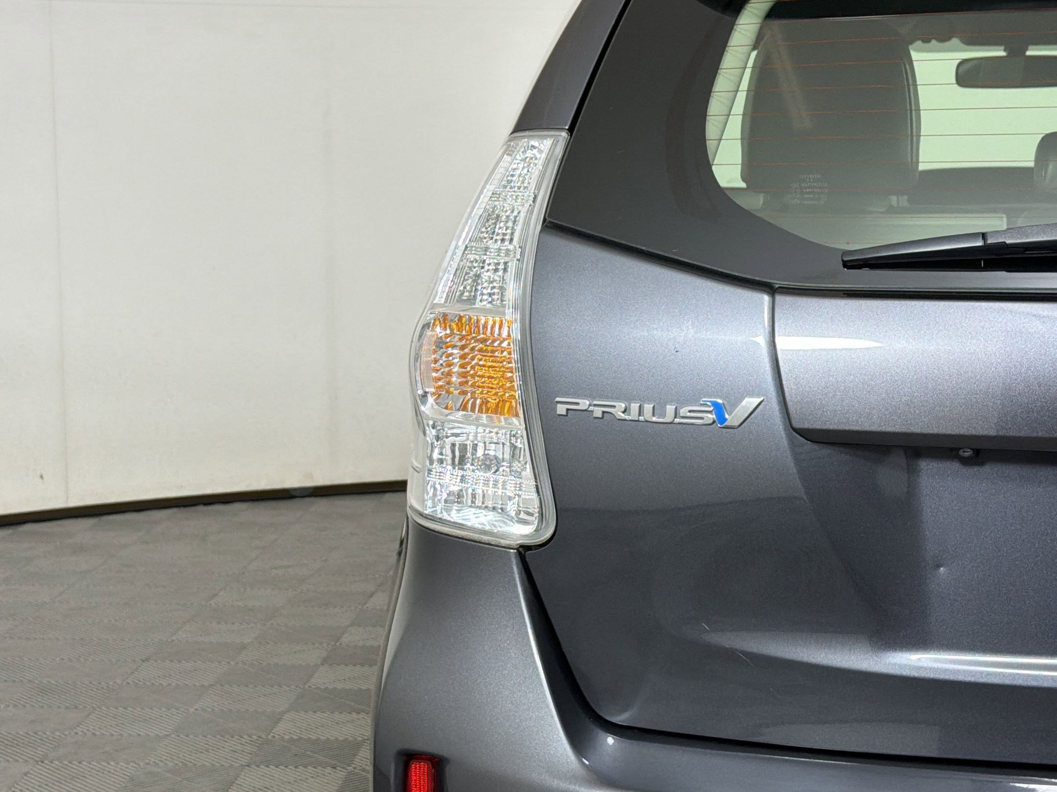Used 2012 Toyota Prius V Three FWD image 13