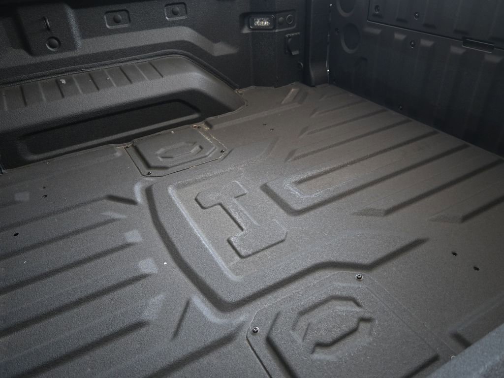 New 2025 GMC Hummer EV 2X image 16