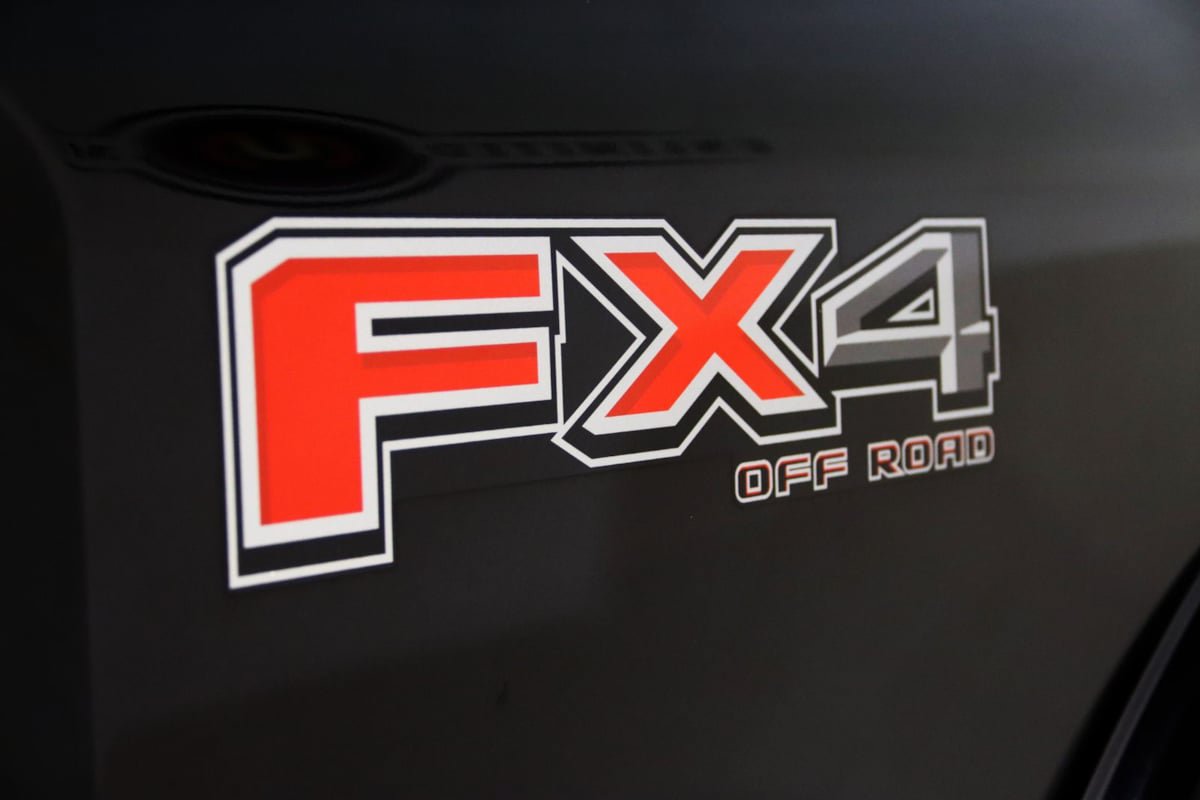 Used 2023 Ford F250 Platinum w/ FX4 Off-Road Package AWD/4WD image 16
