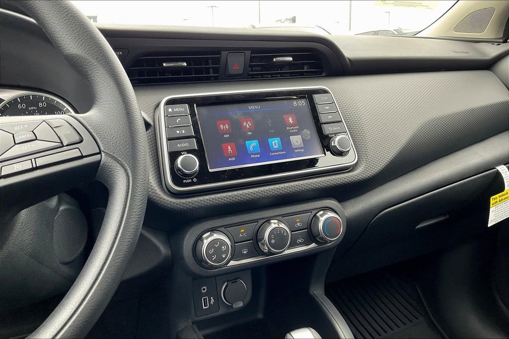 New 2025 Nissan Kicks Play S image 11
