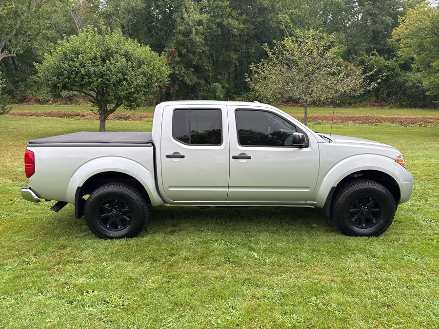Used 2012 Nissan Frontier SV w/ SV Premium Utility Pkg AWD/4WD image 16