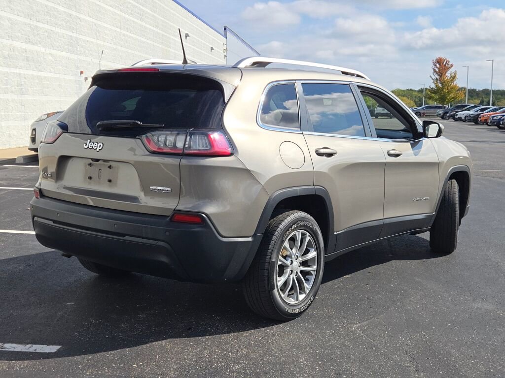 Used 2019 Jeep Cherokee Latitude Plus w/ Comfort/Convenience Group image 9