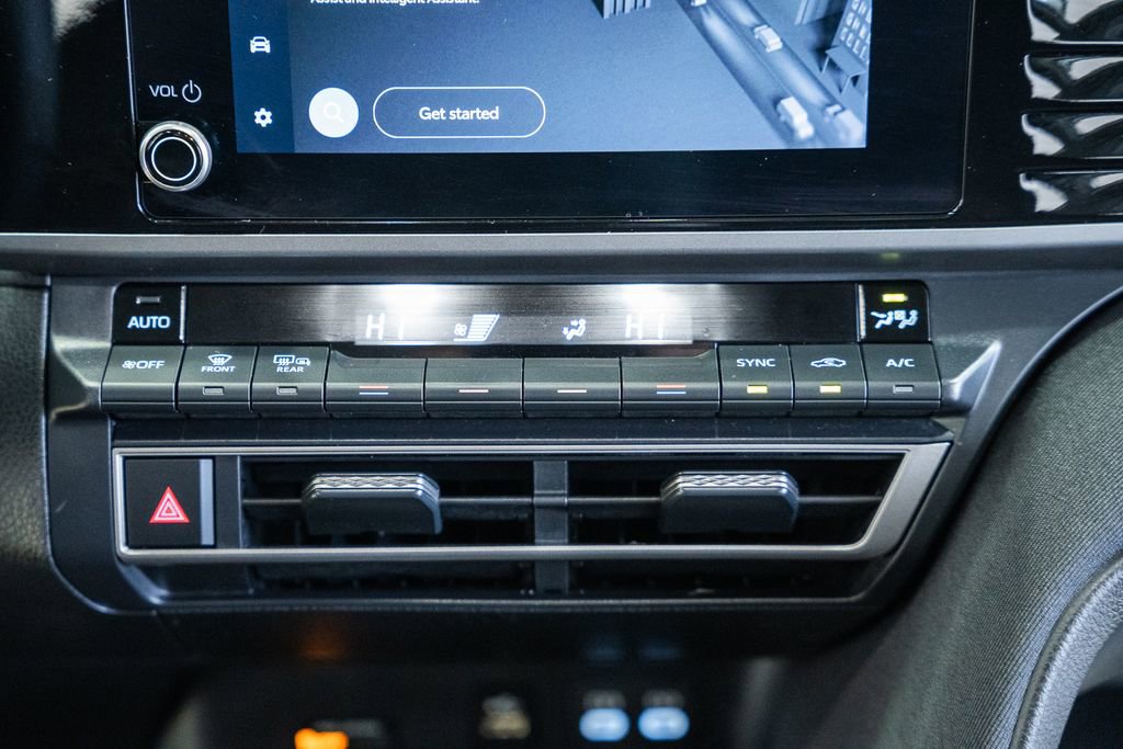 Used 2025 Toyota Camry LE image 20