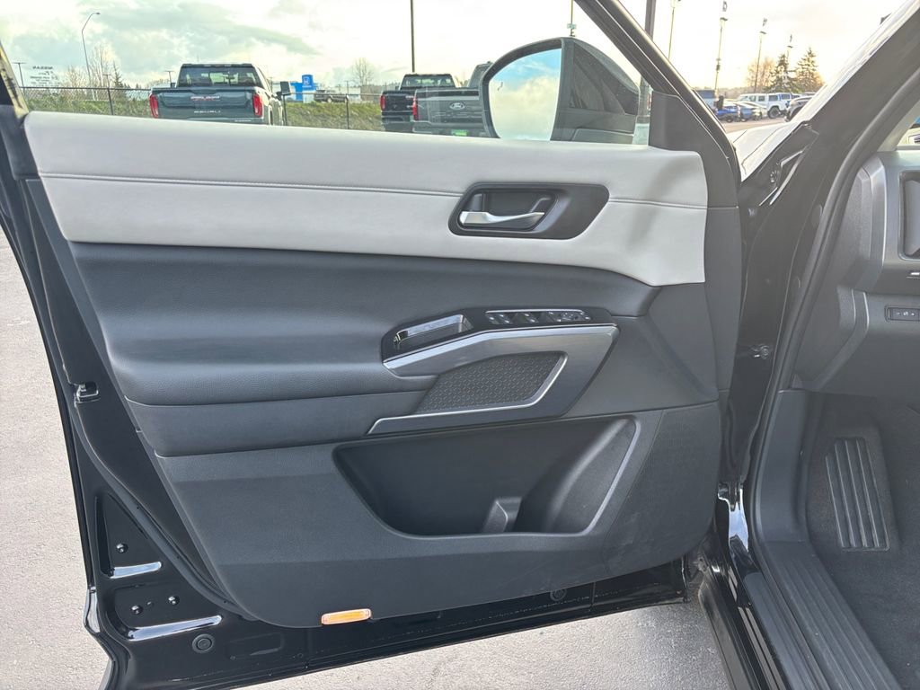 Used 2022 Nissan Pathfinder SL w/ SL Premium Package AWD/4WD image 22