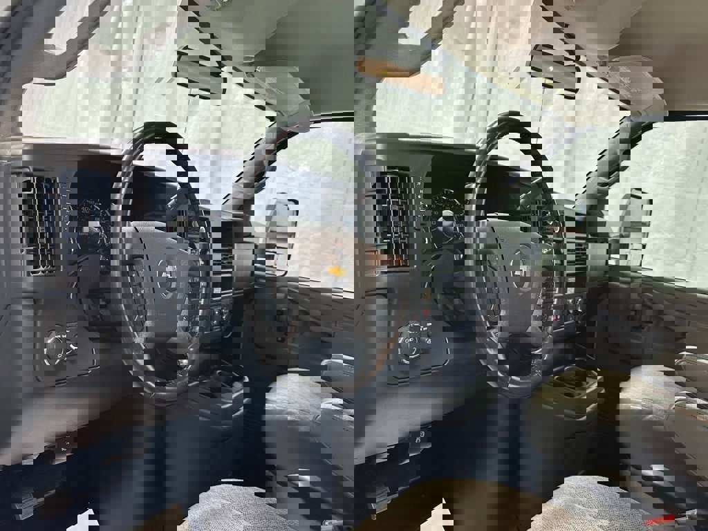 Used 2022 Chevrolet Express 3500 w/ Power Convenience Package image 16