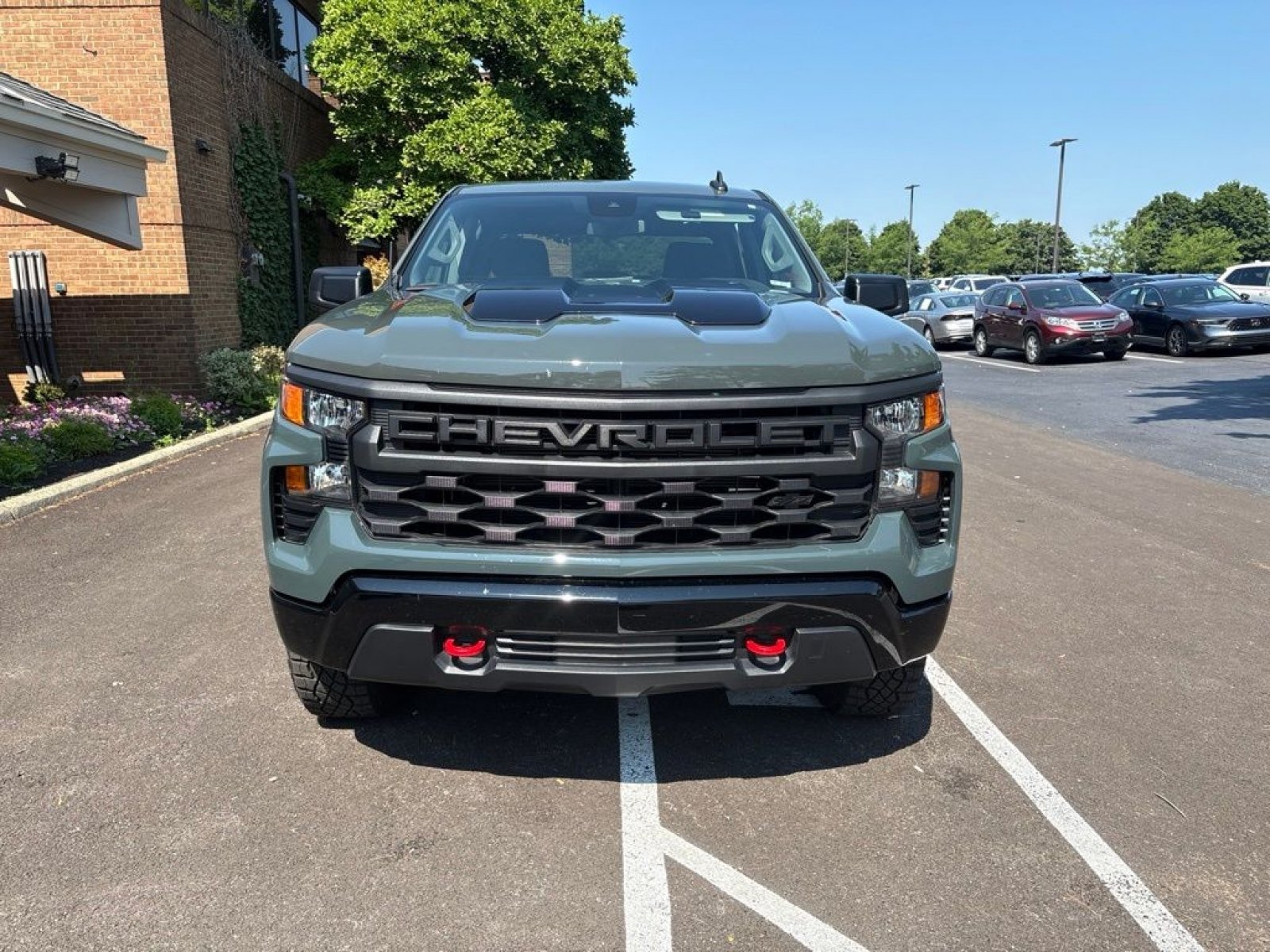 Used 2025 Chevrolet Silverado 1500 Custom Trail Boss w/ LPO, Dark Essentials Package AWD/4WD image 8