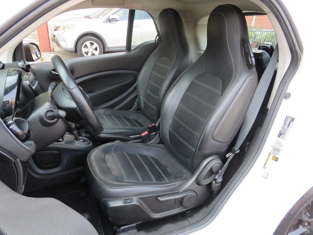 Used 2016 smart fortwo Prime image 9