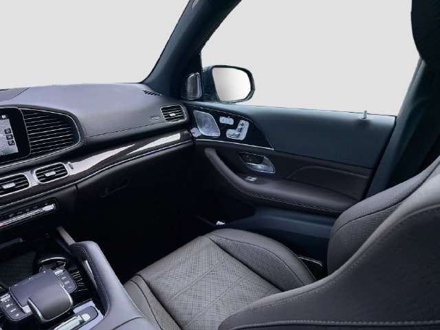 Used 2022 Mercedes-Benz GLS 580 4MATIC image 25