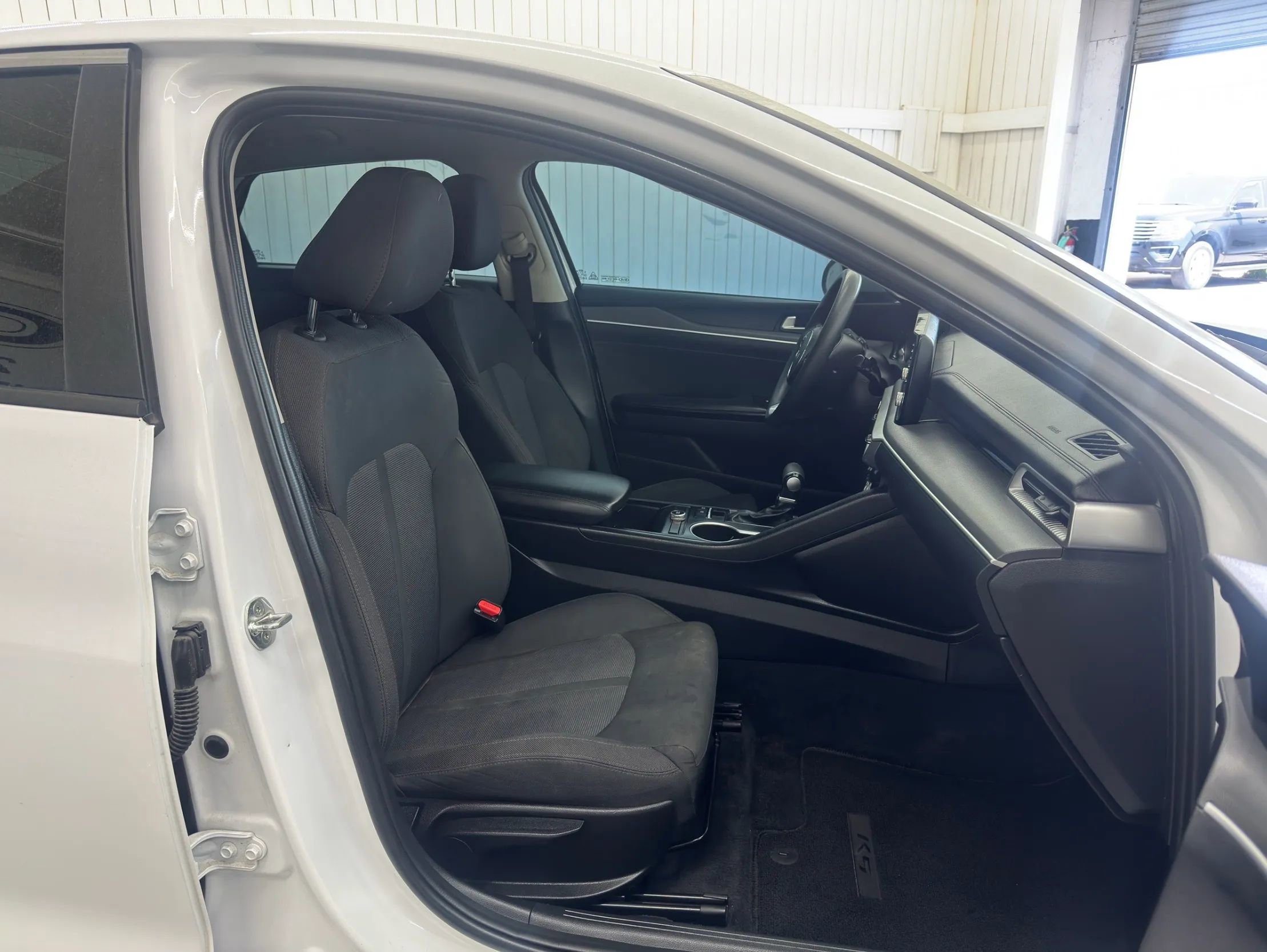 Used 2021 Kia K5 LXS image 10