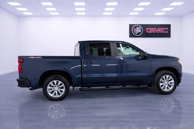 Used 2022 Chevrolet Silverado 1500 Custom w/ LPO, Dark Essentials Package video 3