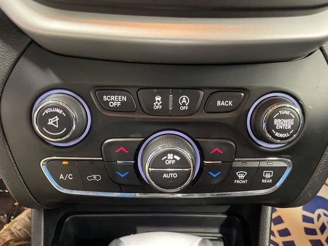 Used 2015 Jeep Cherokee Trailhawk w/ Comfort/Convenience Group image 19