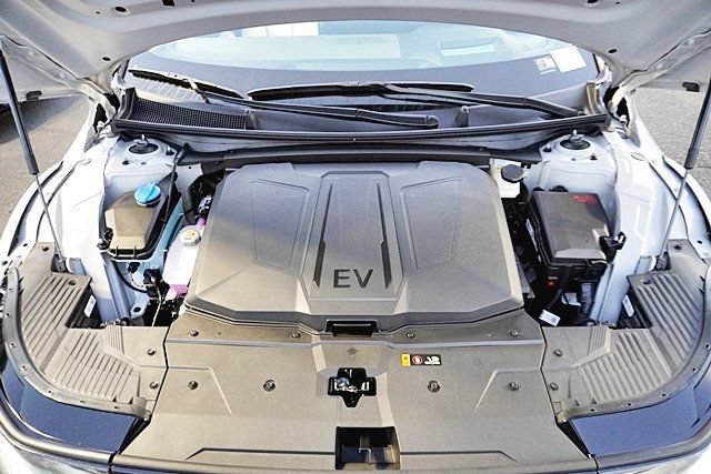 New 2027 Hyundai Ioniq 5 Limited RWD image 15