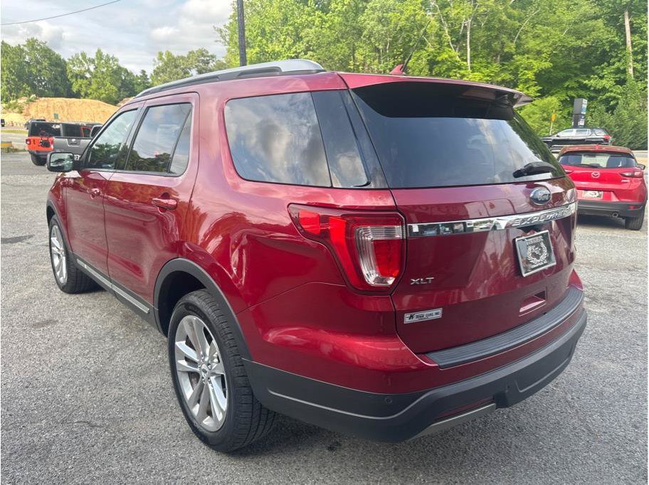 Used 2019 Ford Explorer XLT w/ Equipment Group 202A AWD/4WD image 8