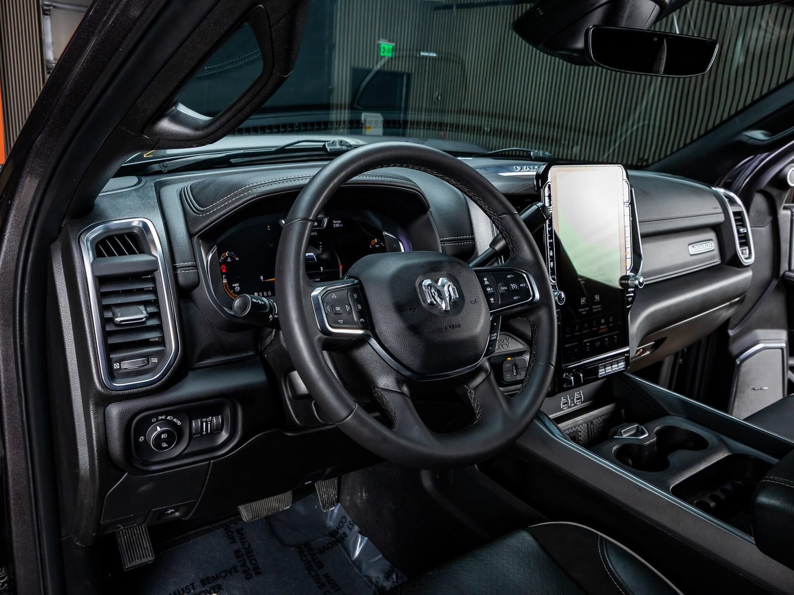 Used 2025 RAM 3500 Laramie AWD/4WD image 13