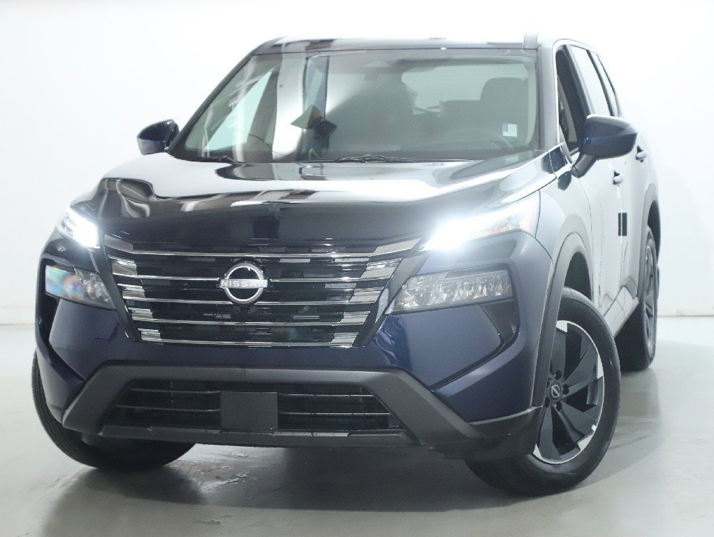 Used 2026 Nissan Rogue SV image 3