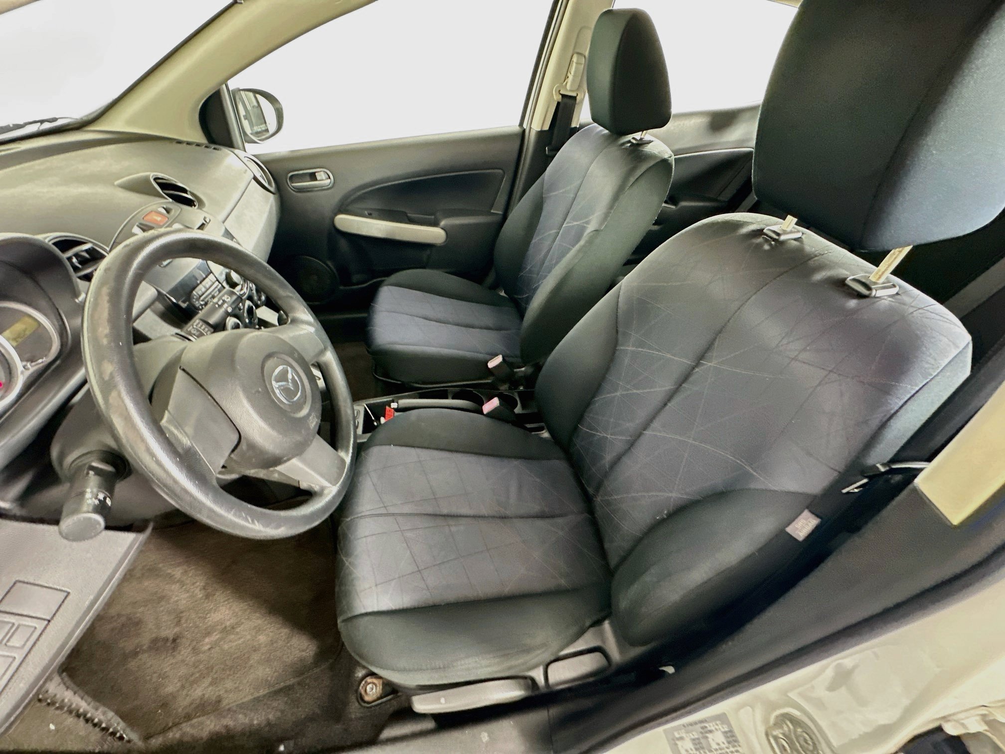 Used 2014 MAZDA MAZDA2 Sport FWD image 13