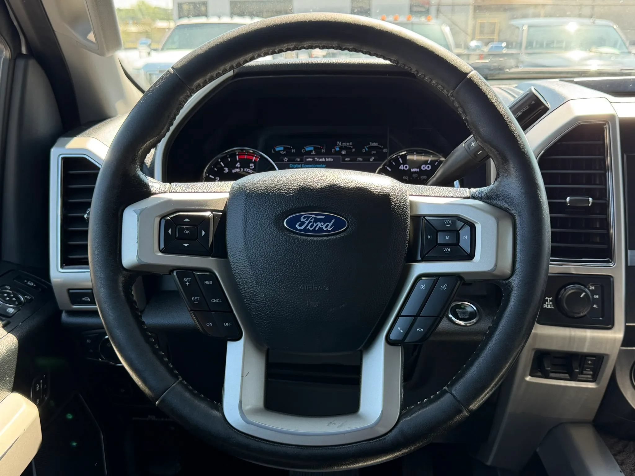 Used 2019 Ford F250 Lariat w/ Lariat Ultimate Package AWD/4WD image 36