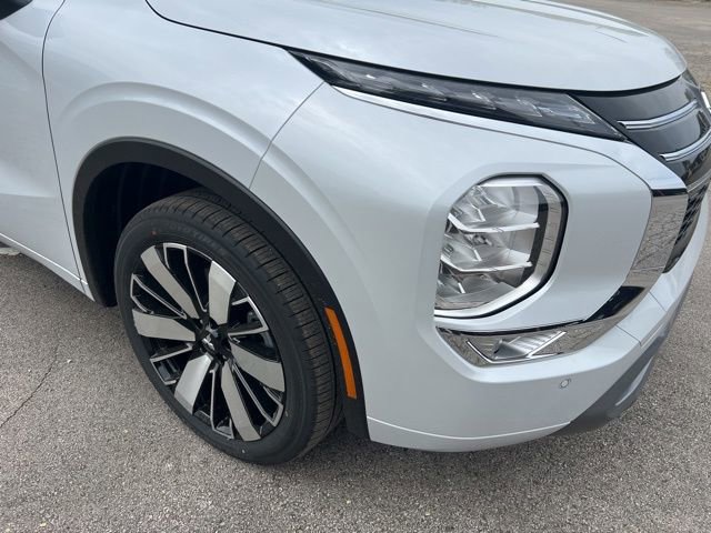 Used 2025 Mitsubishi Outlander SEL image 9