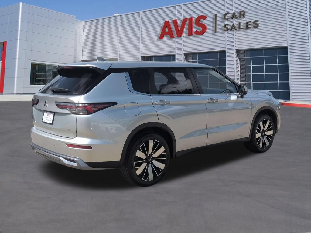 Used 2025 Mitsubishi Outlander SE AWD/4WD image 6