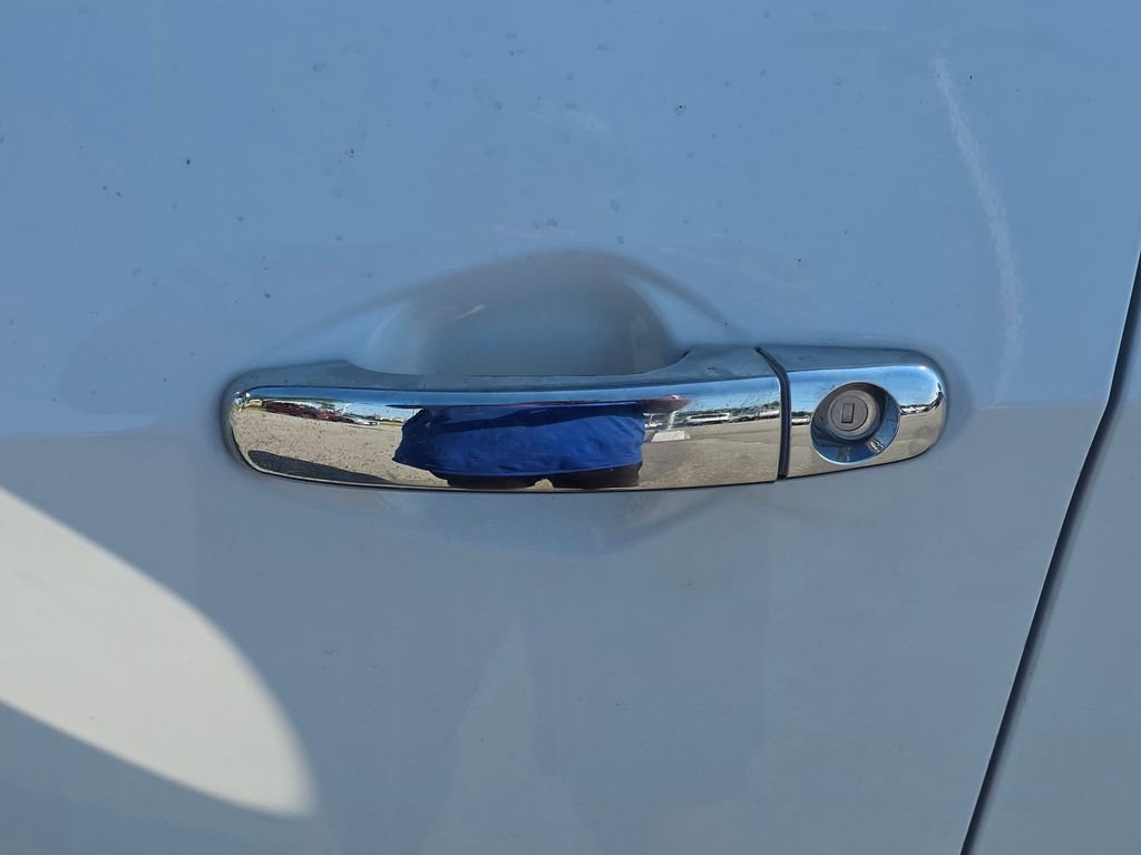 Used 2017 Chevrolet Equinox LT w/ Convenience Package FWD image 11