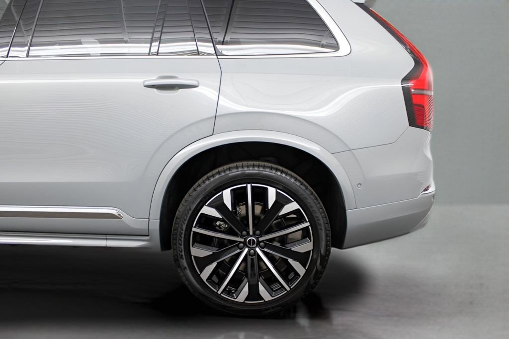 New 2026 Volvo XC90 B6 Ultra w/ Protection Package image 14