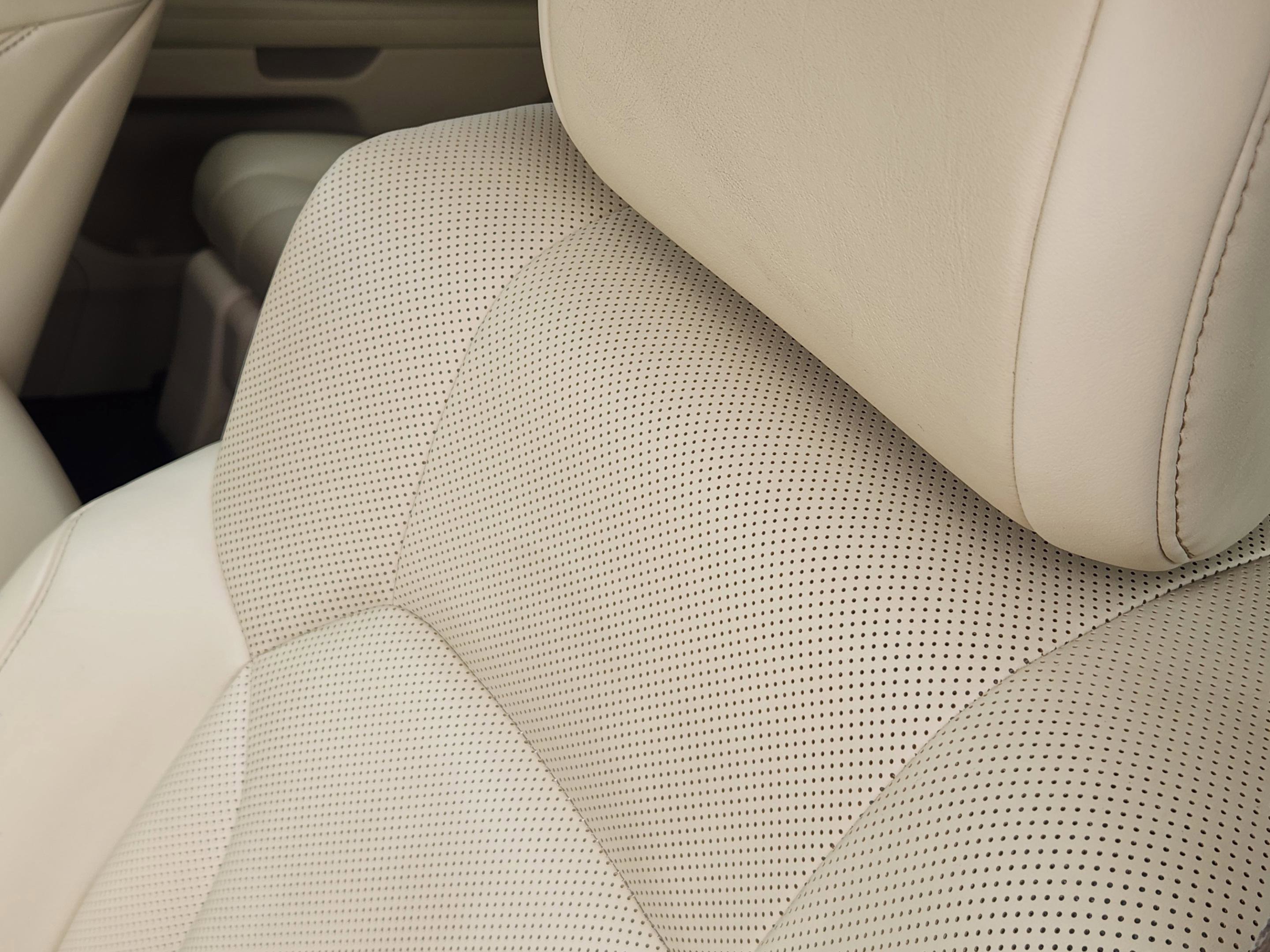 Certified 2021 Lexus LX 570 4WD w/ Luxury Package image 8