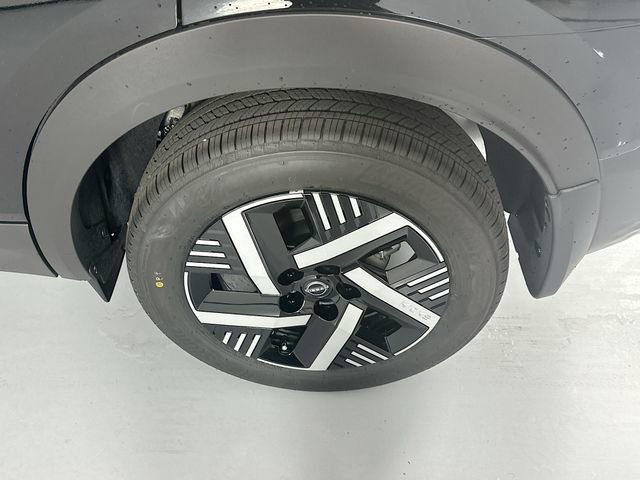 Used 2026 Nissan Kicks SV image 11