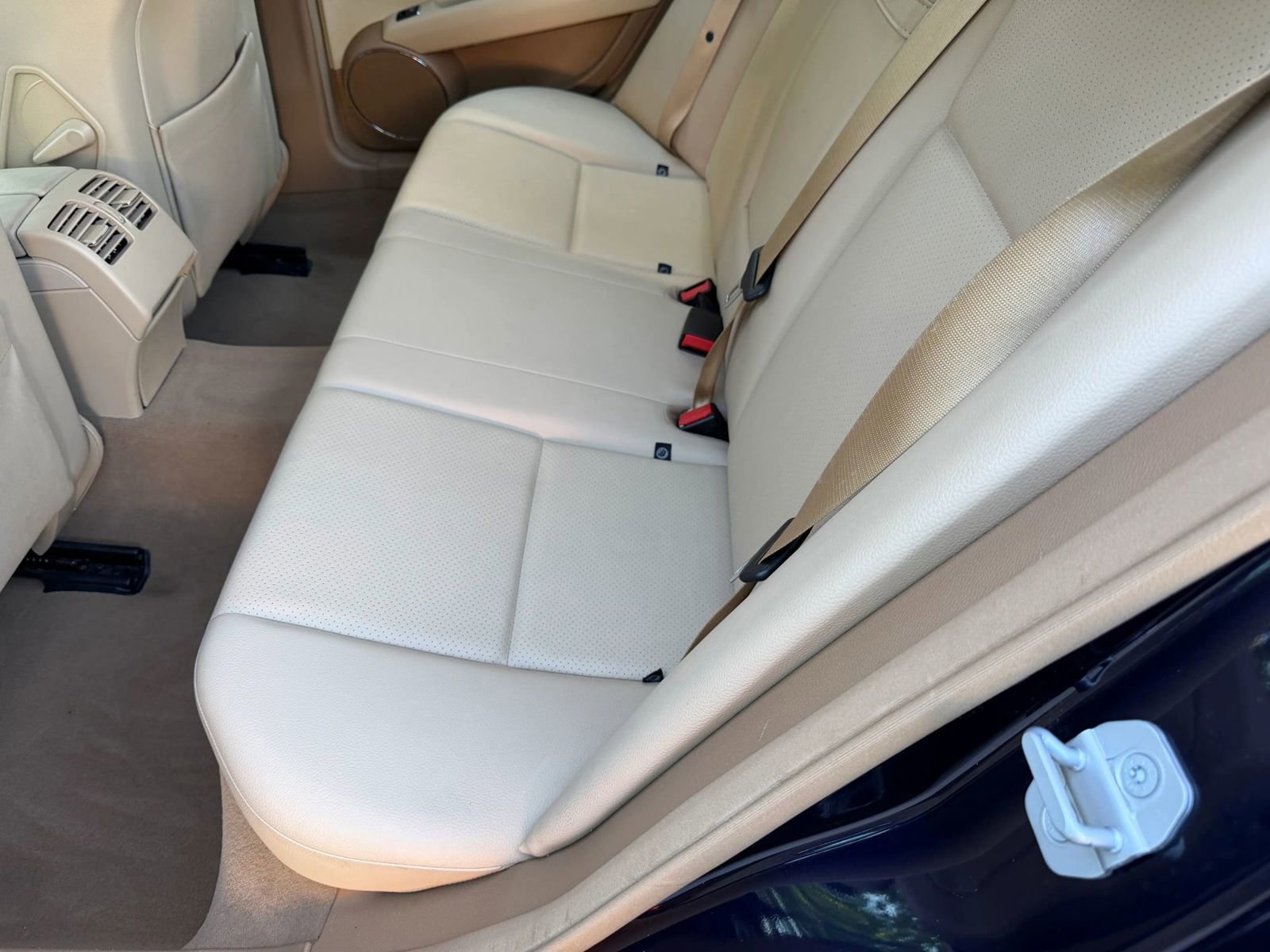 Used 2008 Mercedes-Benz C 300 Sedan image 41