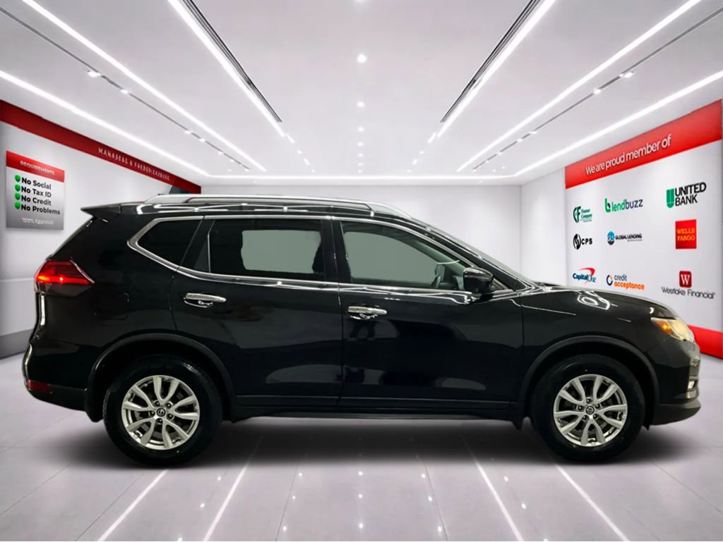 Used 2017 Nissan Rogue SV AWD/4WD image 9