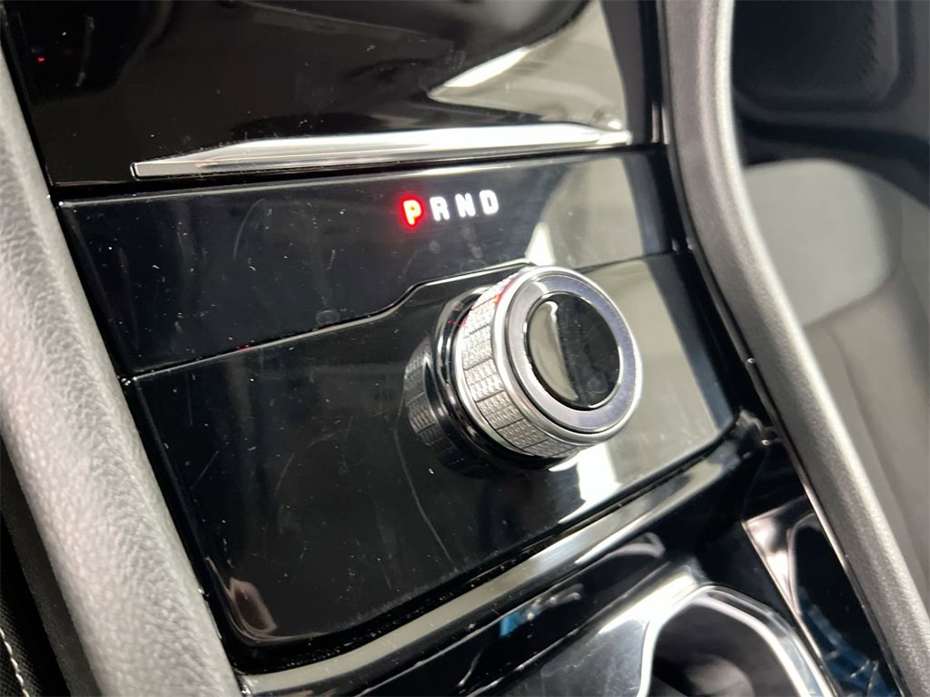 Used 2023 Jeep Grand Cherokee Laredo image 16