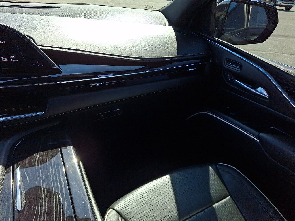 Used 2023 Cadillac Escalade ESV Sport AWD/4WD image 17