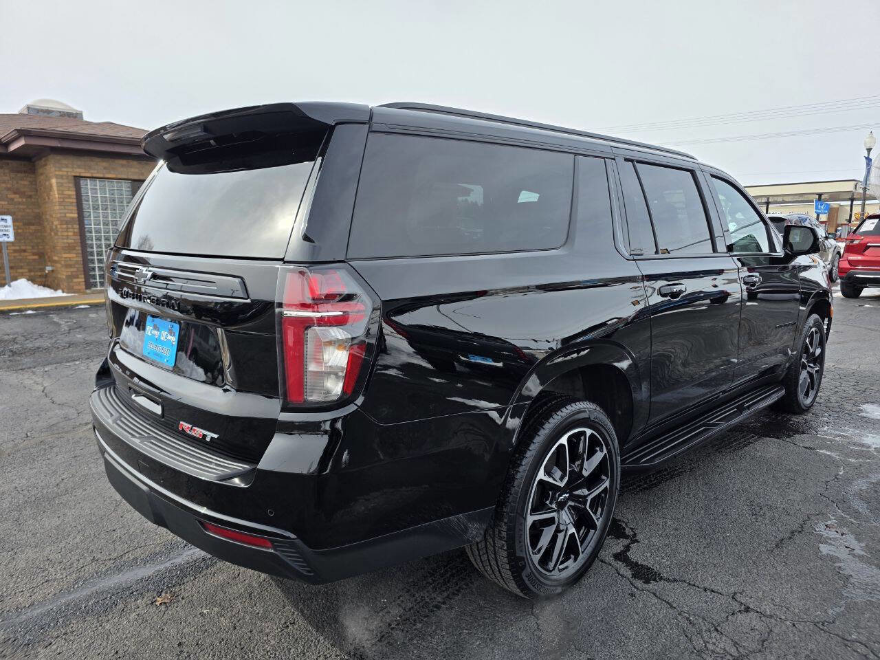 Used 2023 Chevrolet Suburban RST w/ Luxury Package AWD/4WD image 6