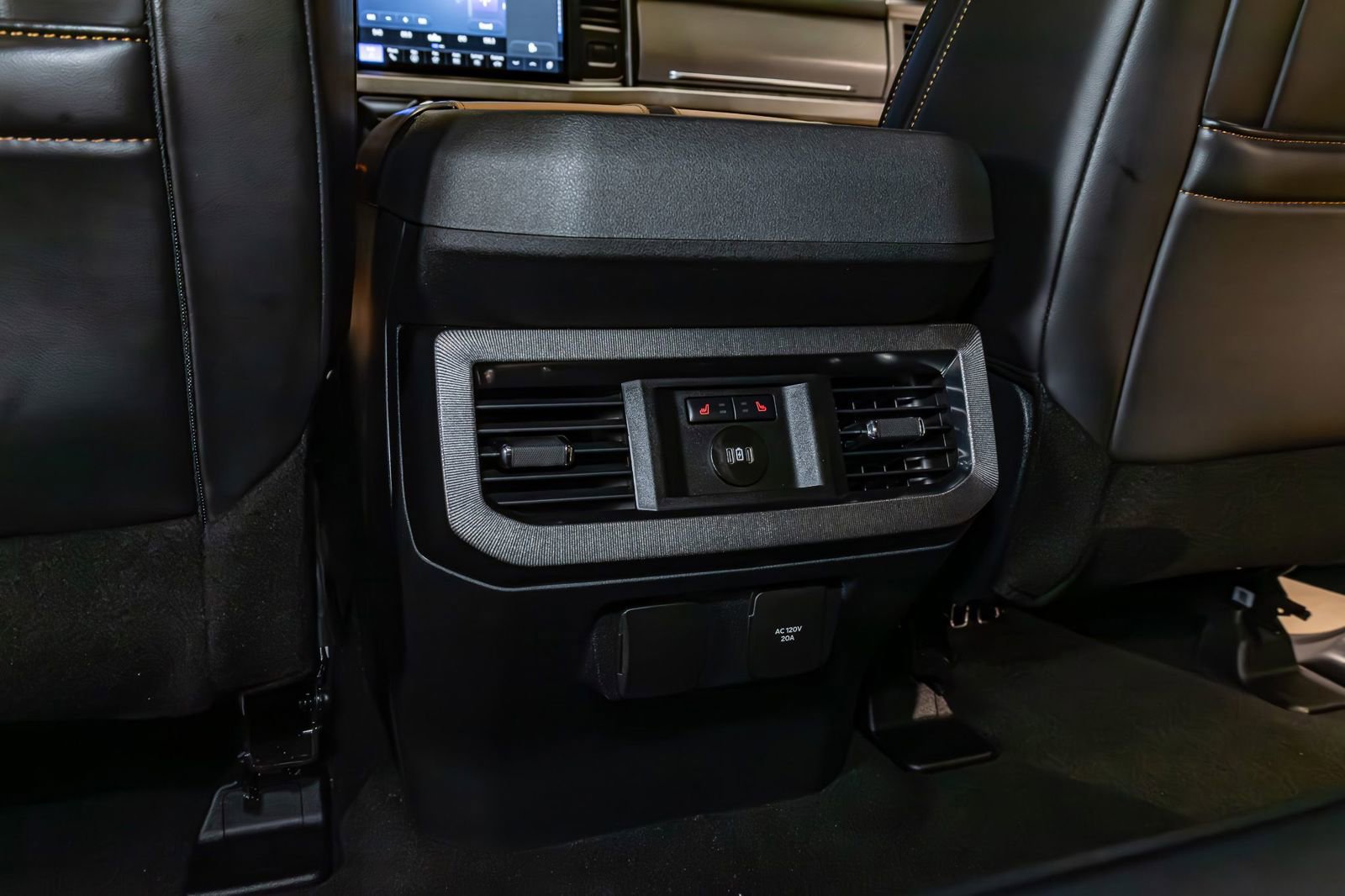 Used 2024 Ford F350 Platinum image 23