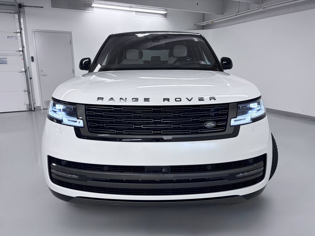 Used 2023 Land Rover Range Rover SE AWD/4WD image 3