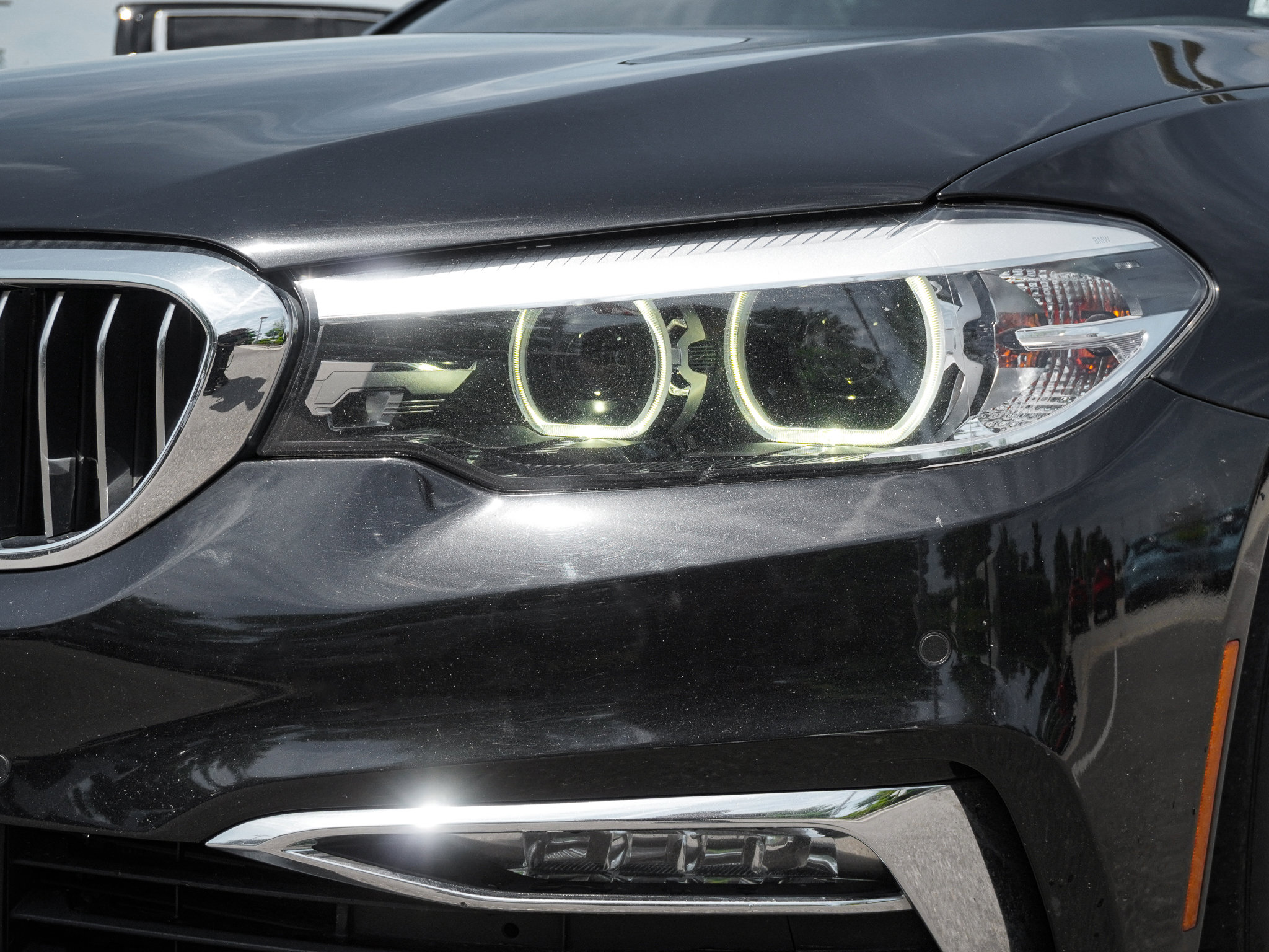 Used 2018 BMW 540i xDrive w/ Premium Package image 6