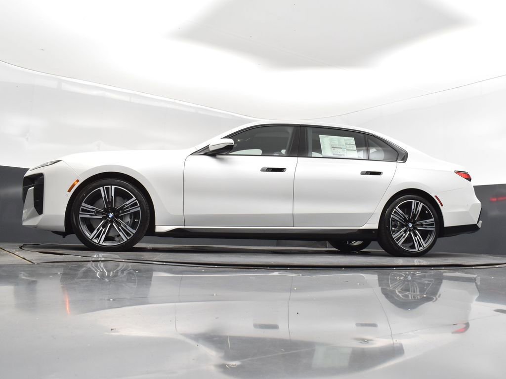 Certified 2024 BMW 760i xDrive w/ Executive Package image 39