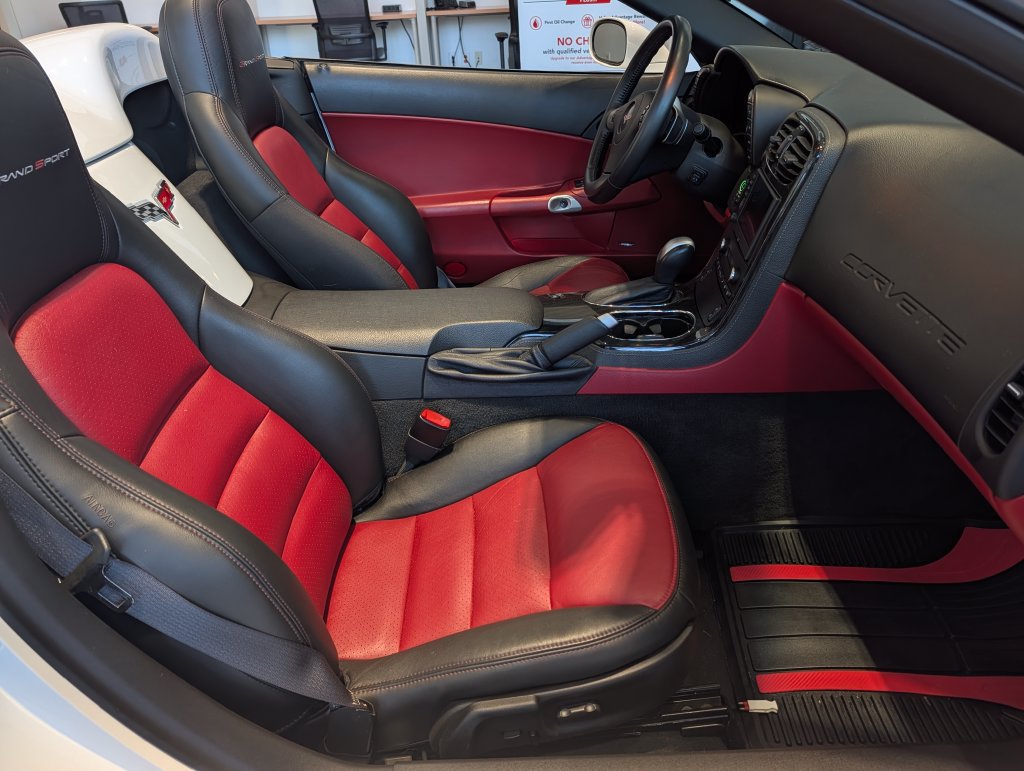 Used 2011 Chevrolet Corvette Grand Sport w/ Preferred Equipment Group RWD image 12