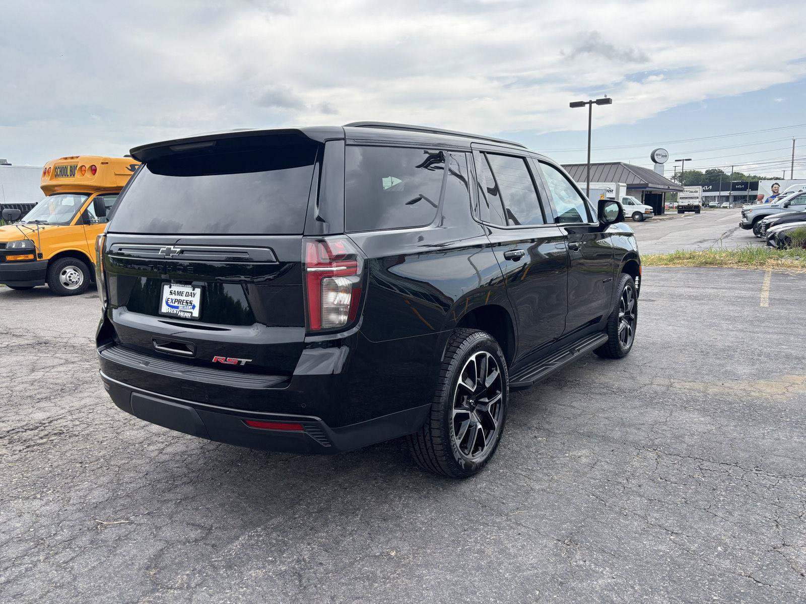 Used 2024 Chevrolet Tahoe RST w/ Luxury Package AWD/4WD image 7