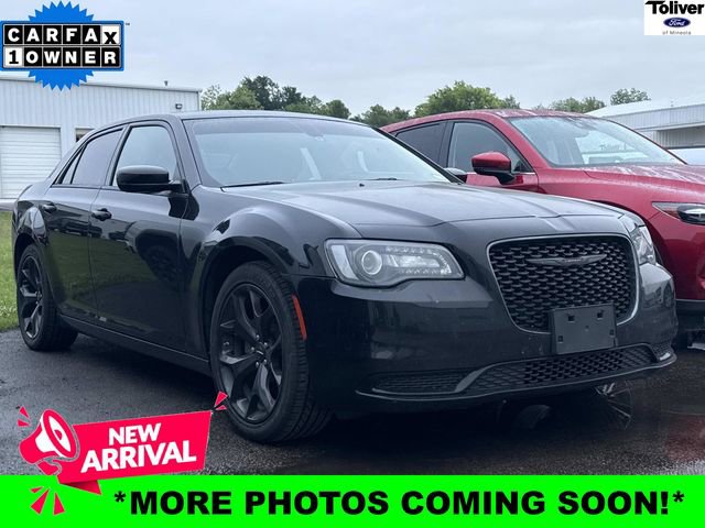 Used 2022 Chrysler 300 Touring w/ Sport Appearance Package image 1